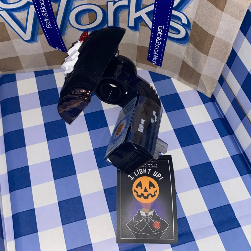 BATH AND BODY WORKS HEADLESS HORSEMAN WALLFLOWER PROJECTOR NIGHTLIGHT PLUG